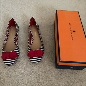 Arturo Chiang Striped Flats, 7.5, NIB